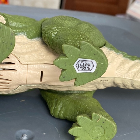 Jurassic World Fallen Kingdom Roarivores SINOCERATOPS 10” Jurassic Park Mattel - Picture 9 of 12